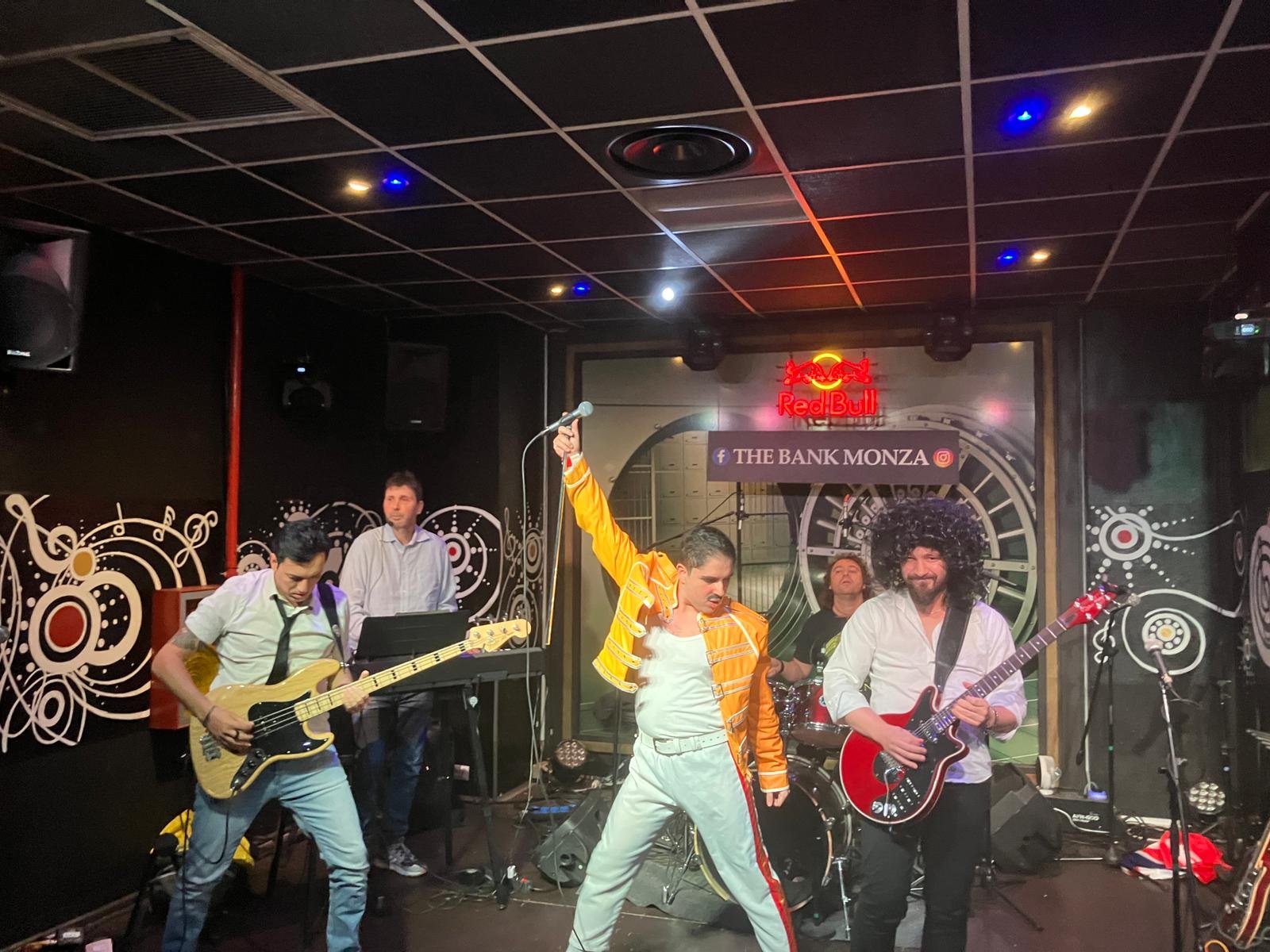 Locandina 2 tour Princes Of The Universe